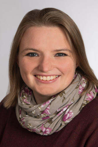 Anja Ziedek Staatl. geprüfte Physiotherapeutin Manual Therapeutin Bobath Therapeutin für Kinder und Erwachsene Lymphdrainage Therapeutin Orthopädische Rückenschullehrerin (KddR) KISS-Syndrom Therapeutin (MFZ Hagen) Kinesio Taping Brügger Therapie Spiraldynamikkonzept