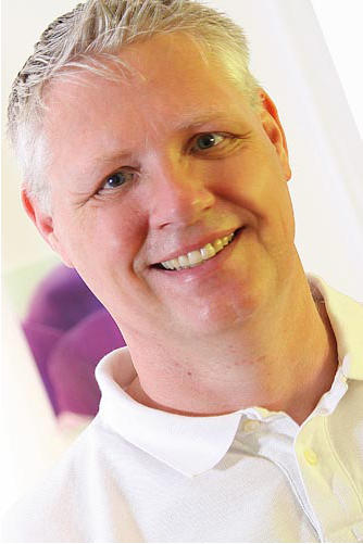 Rüdiger Römmer-Collmann Staatl. geprüfter Physiotherapeut Heilpraktiker Osteopath D.O. (Diplom IAO Gent) Spezialist für Kiefergelenkserkrankungen (CMD) Craniosacral Therapeut Manual Therapeut Cyriax Therapeut PNF Therapeut Lymphdrainage Therapeut Faszien Therapeut INOMT Ausbildung Kinder- und Säuglingsosteopath